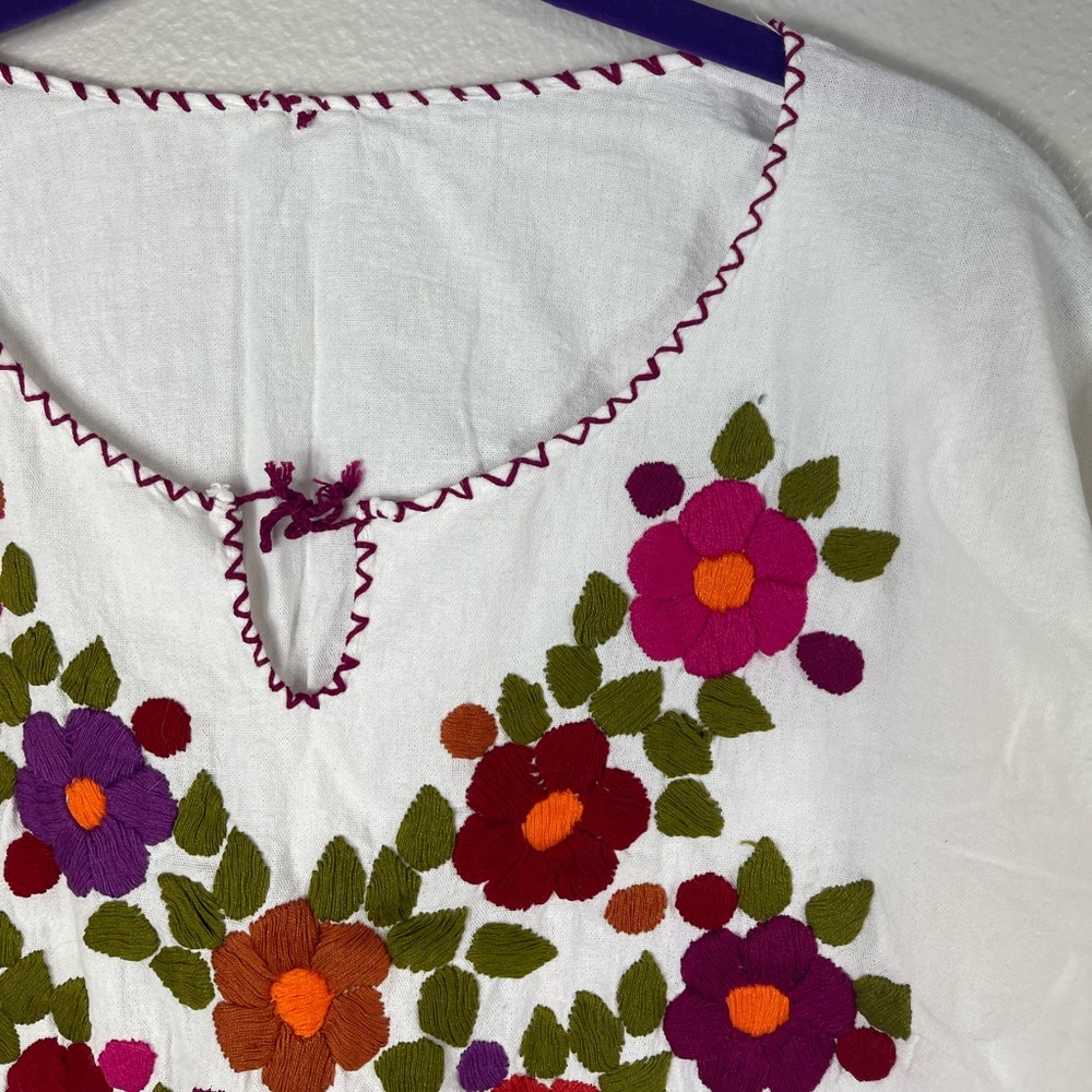 Hand stitched Mexican Floral White 3/4 Sleeve Blouse Medium - Picture 3 of 5